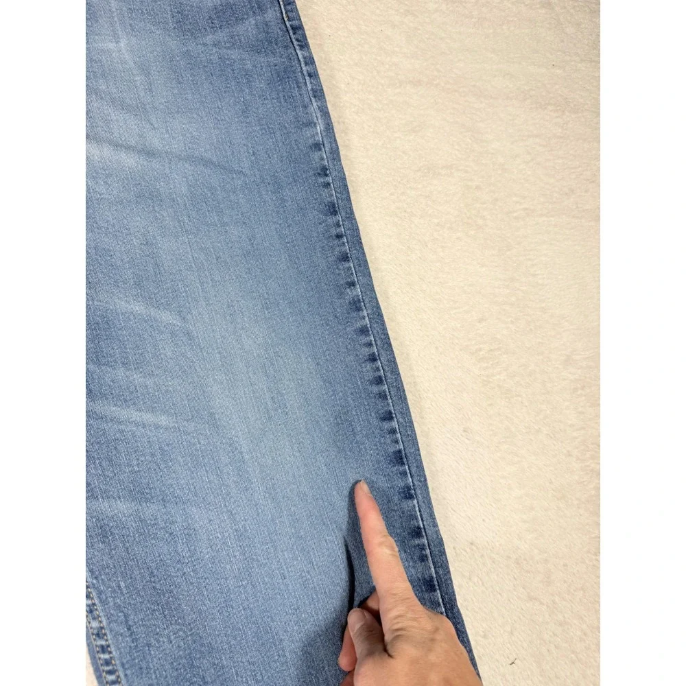 Levis 559 Relaxed Straight Jeans Mens 38x32 Light Wash Blue Good Denim Pants